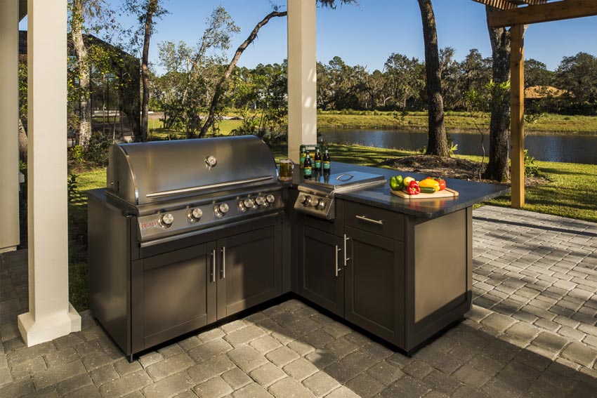 Compact Outdoor Kitchenette