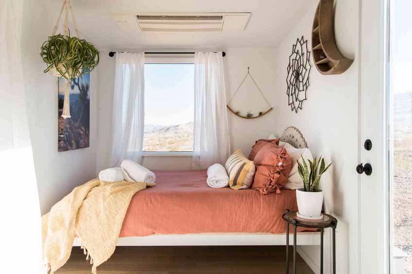 Versatile Furniture for the Guest Bedroom