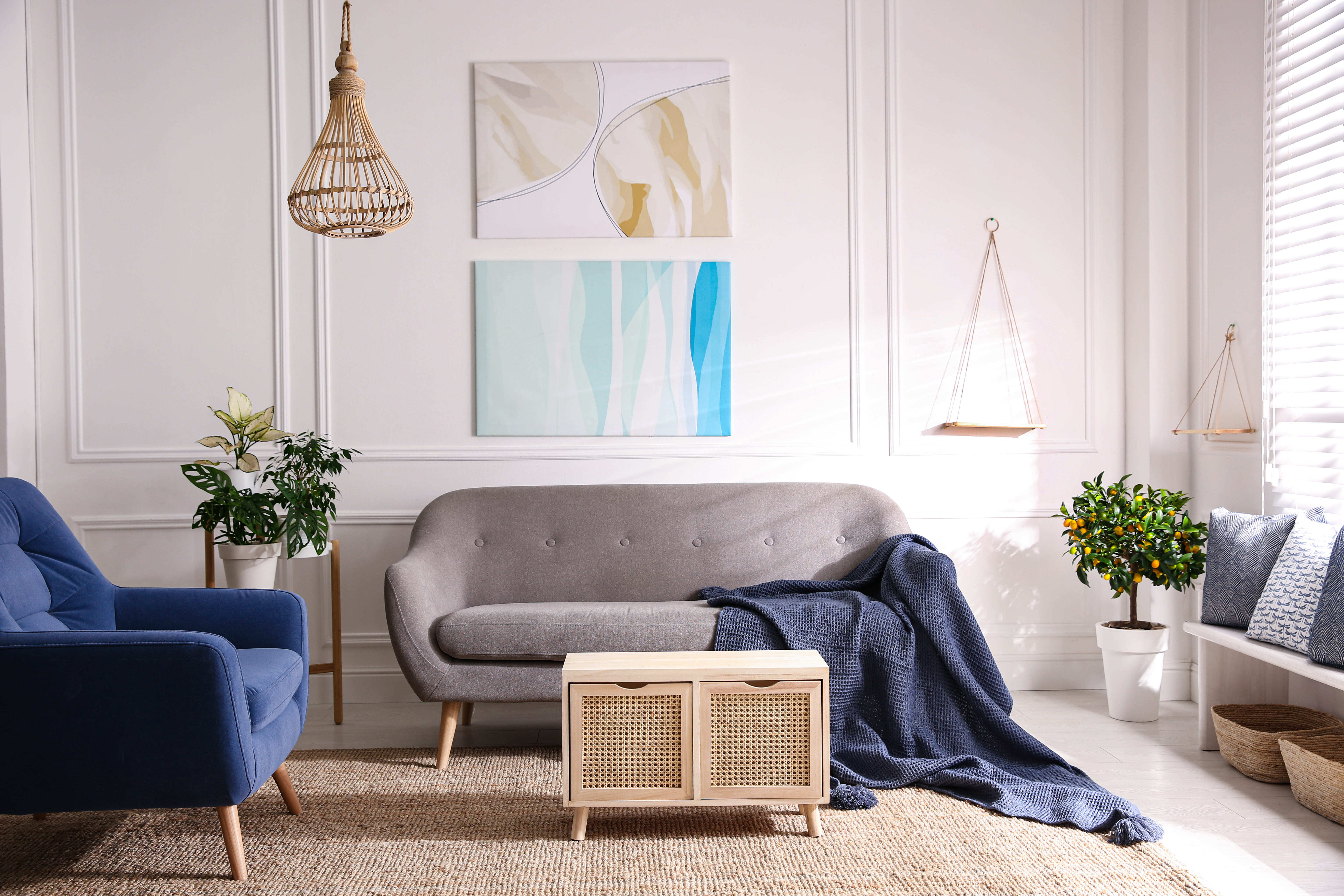 Light and Neutral Colors for a Calm living room 