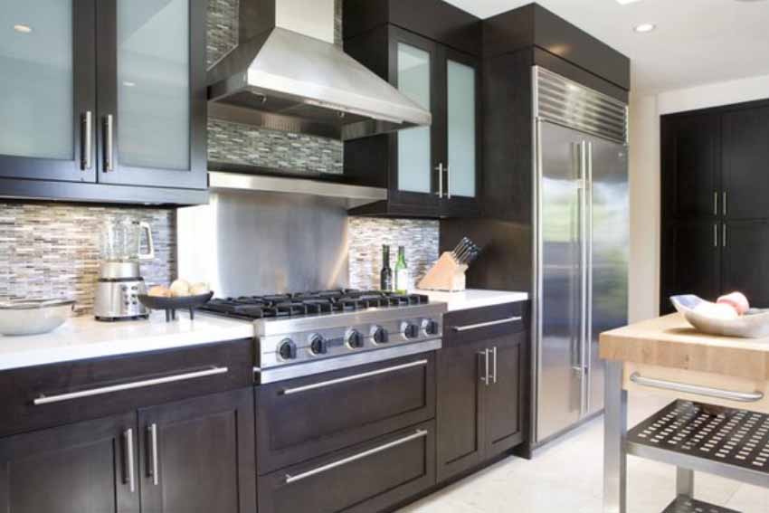 Glass-fronted Kitchen Tall Unit Design