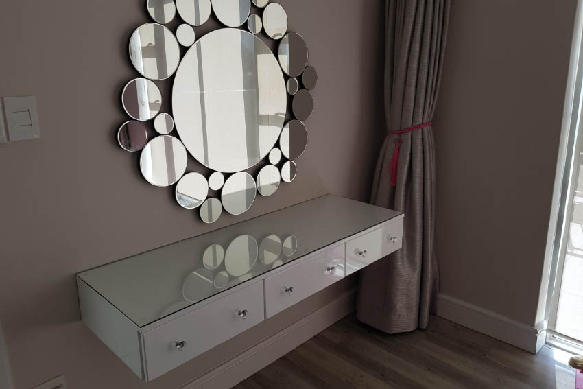 floating dressing table